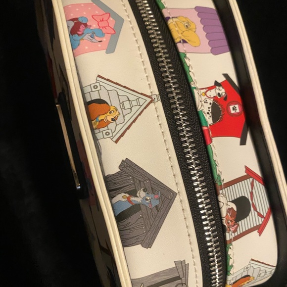 Loungefly X Disney Dogs of Disney crossbody bag - Picture 5 of 14